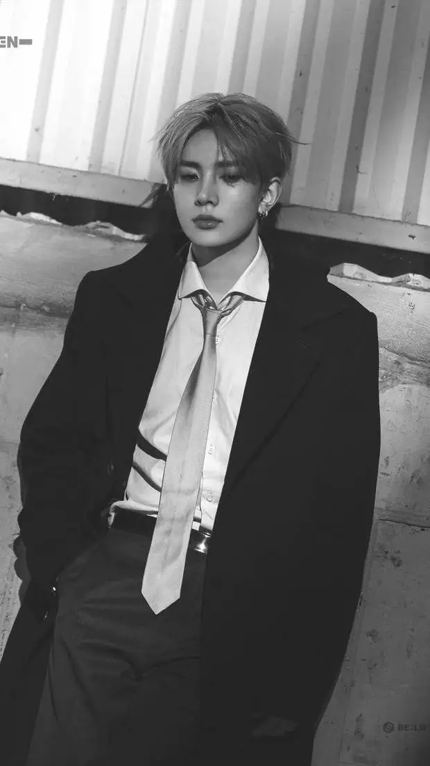 ai character: LEE HEESEUNG  background