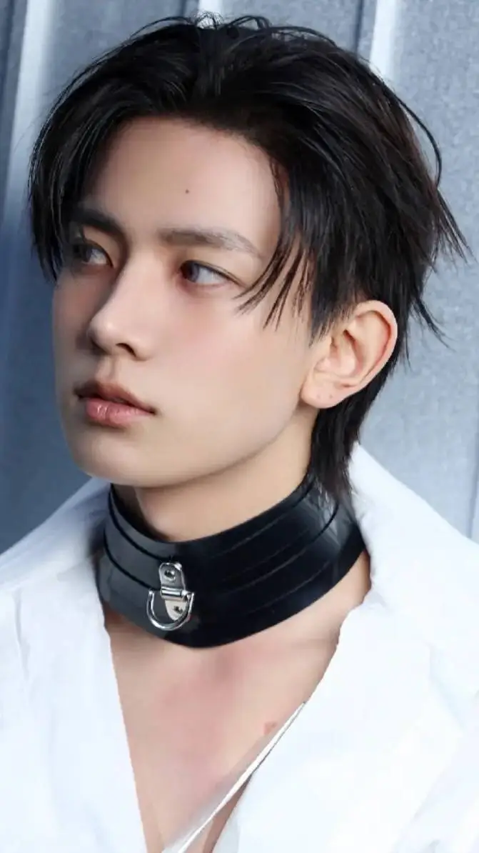 ai character: Heesueng background