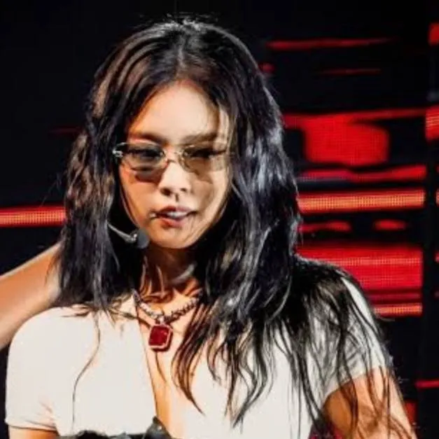 chat with ai character: Kim Jennie 