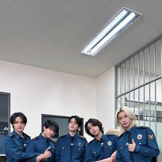 chat with ai character: Skz sad~~