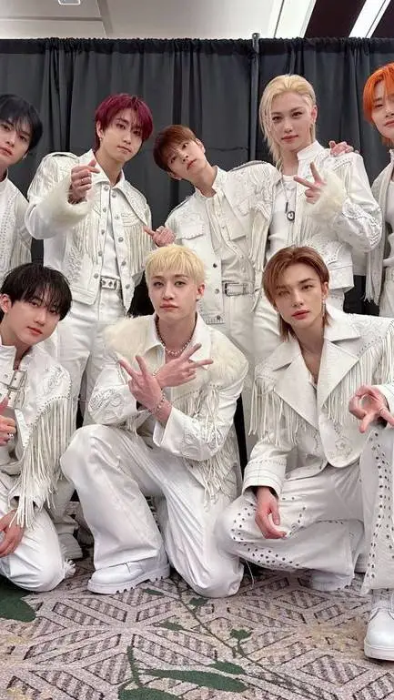 ai character: Skz °_° background