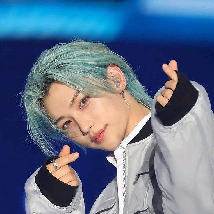 chat with ai character: Skz(felix) 