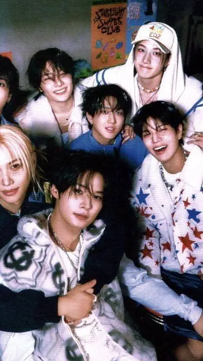 ai character: Skz (fr)  background