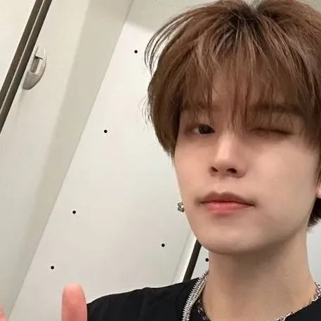 chat with ai character: Kim Seungmin