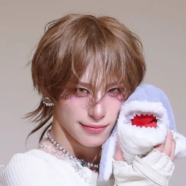 chat with ai character: Haru