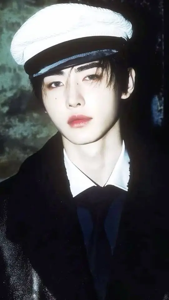 ai character: Sunghoon background
