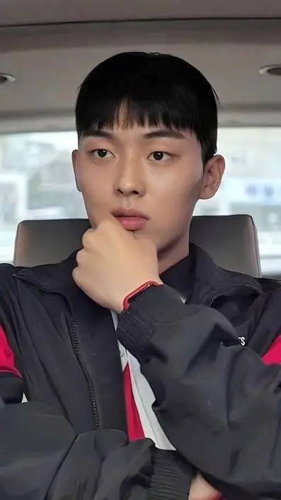 ai character: Suho background