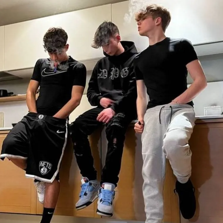 chat with ai character: marco luca manuel