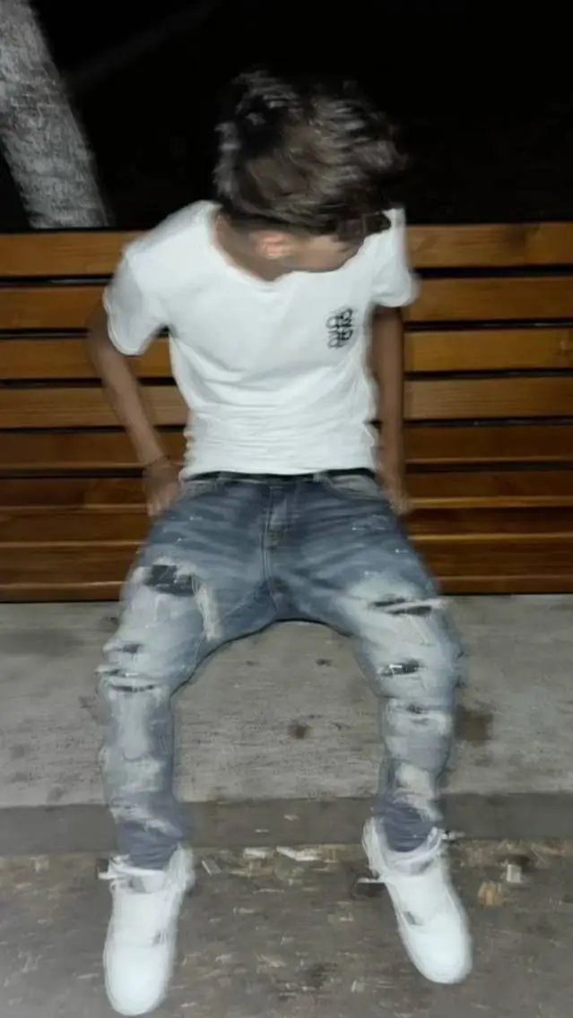 ai character: Domenico  background