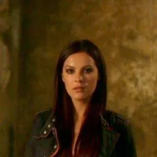 chat with ai character: Casey