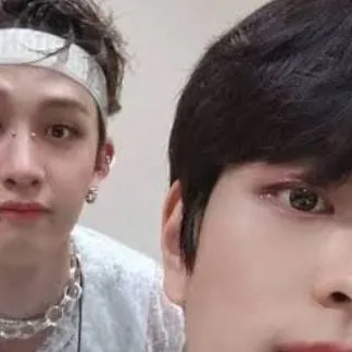 chat with ai character: Bang chan y Seungm