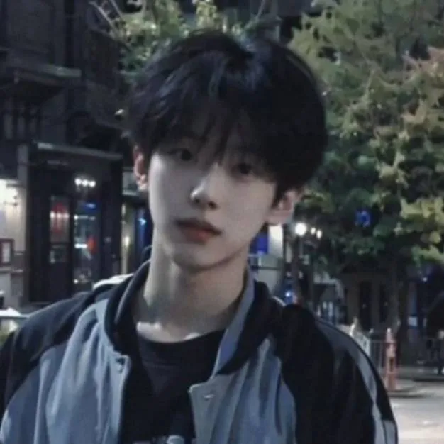 chat with ai character: Sian