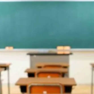 chat with ai character: classroom 💖