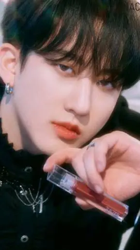 ai character: changbin✨😨😈 background