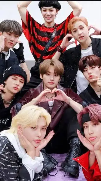 ai character: SKZ✨✨👦🧒 background