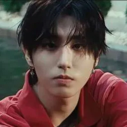 chat with ai character: han jisung ✨