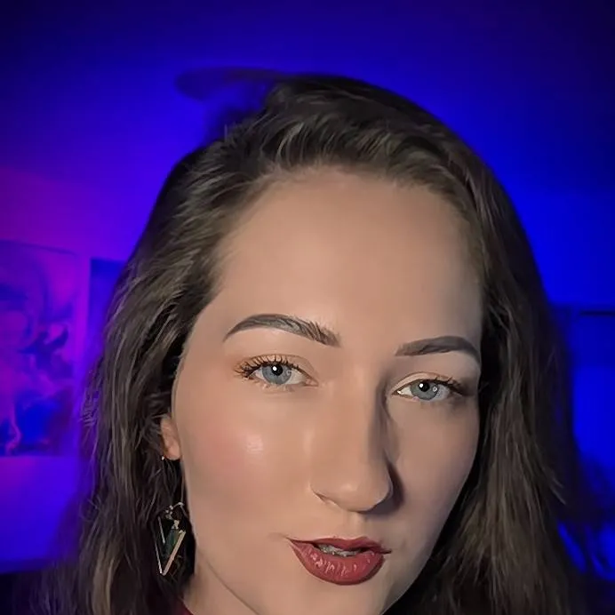 chat with ai character: Valentina 