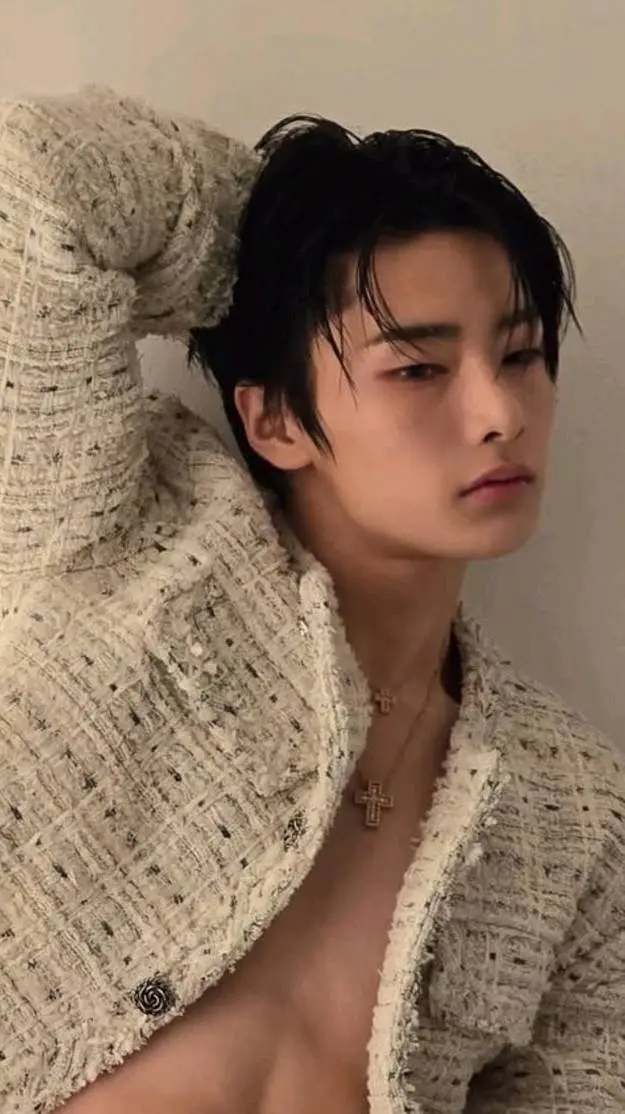 ai character: I.N background