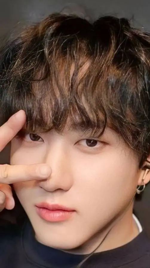 ai character: Changbin background