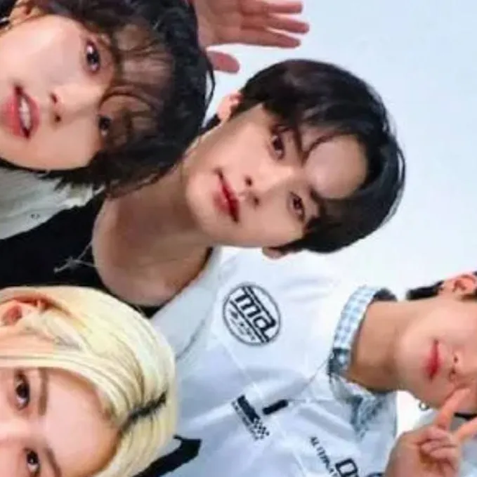 chat with ai character: Stray Kids