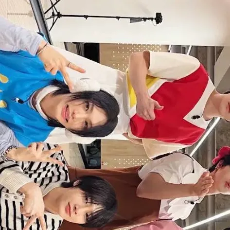chat with ai character: Stray Kids