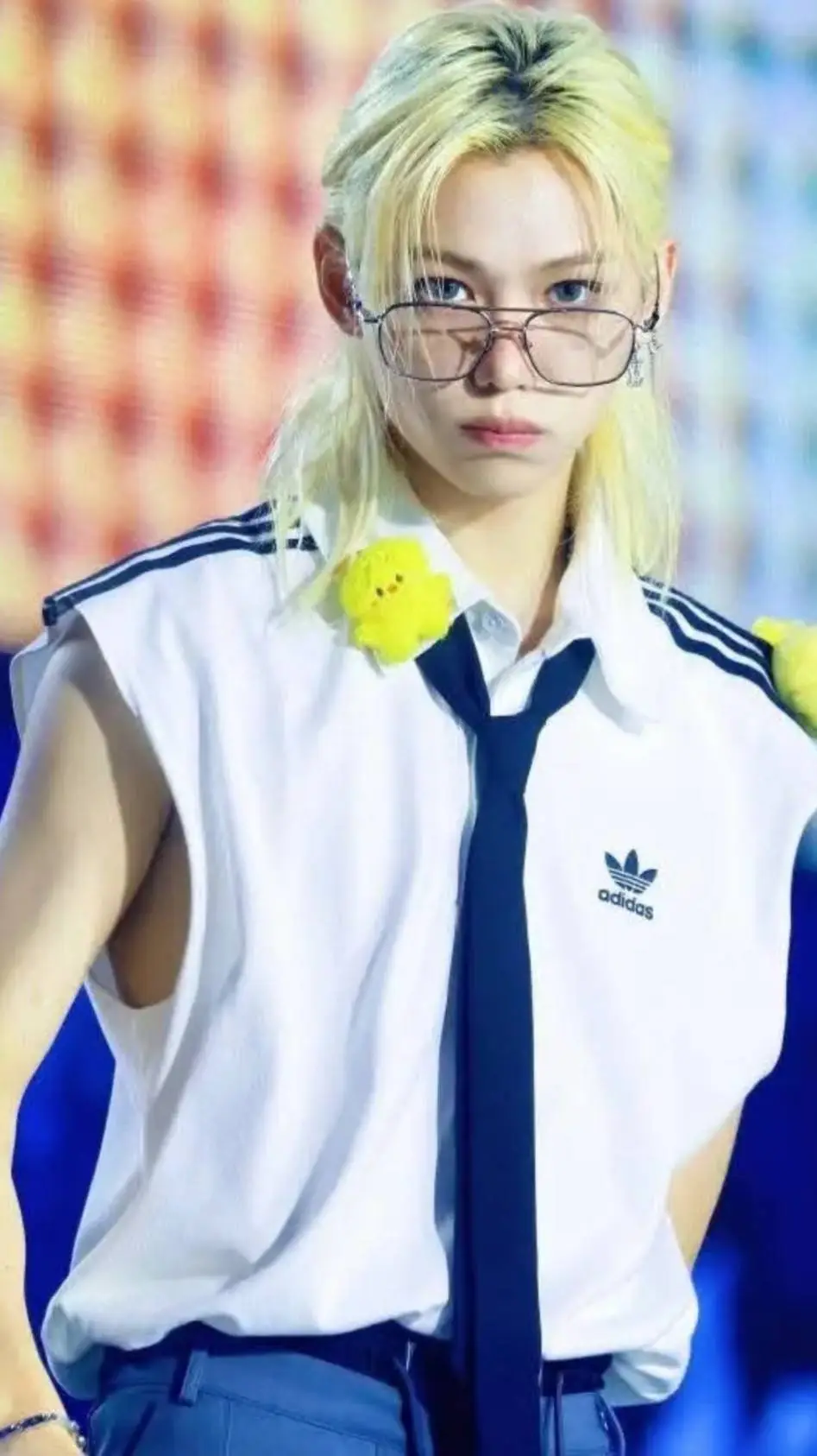 ai character: Felix 🐥 background