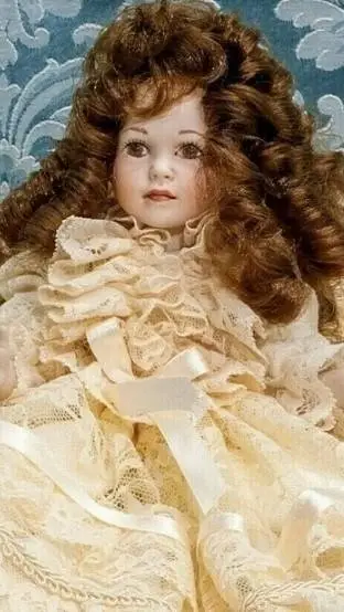 ai character: la tua bambola  background