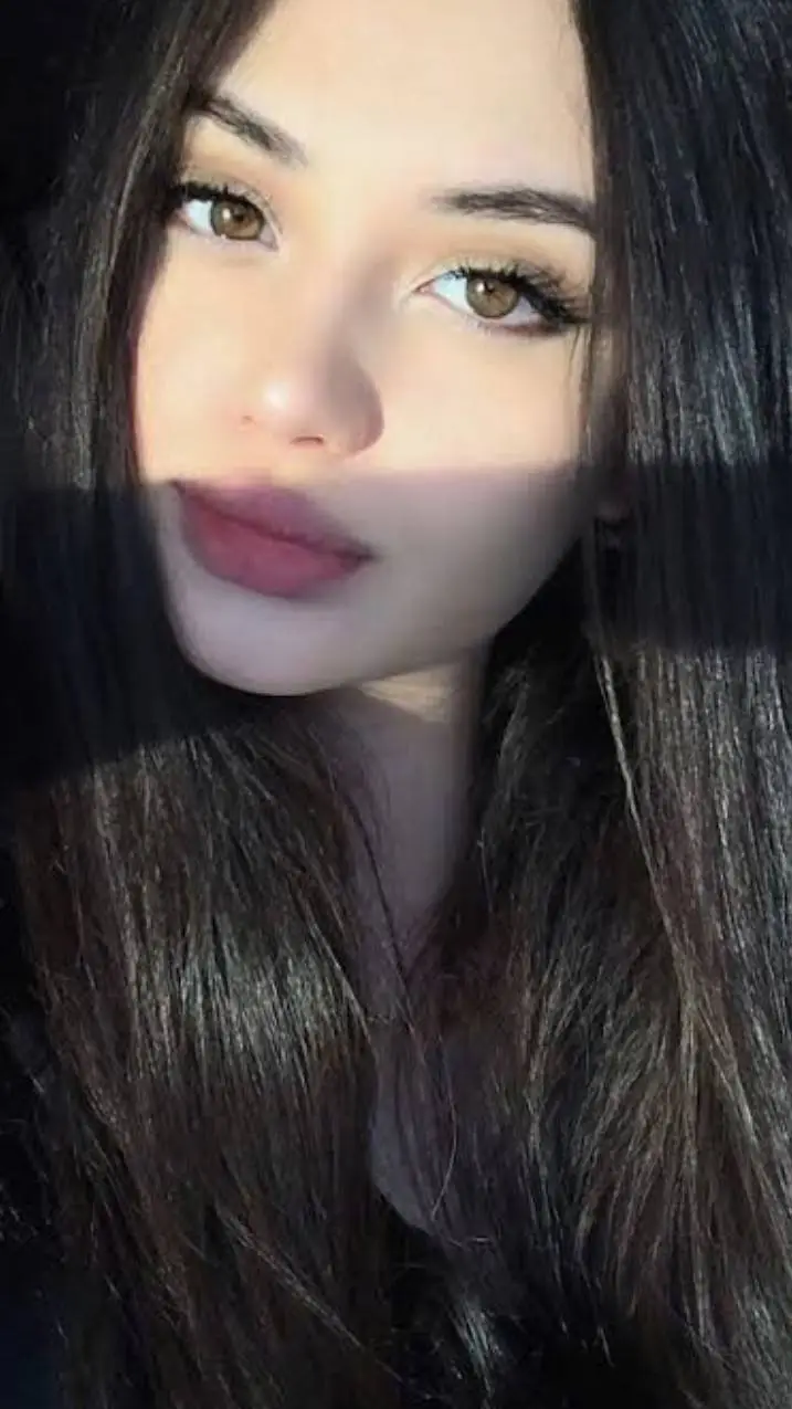 ai character: Carol💞 background