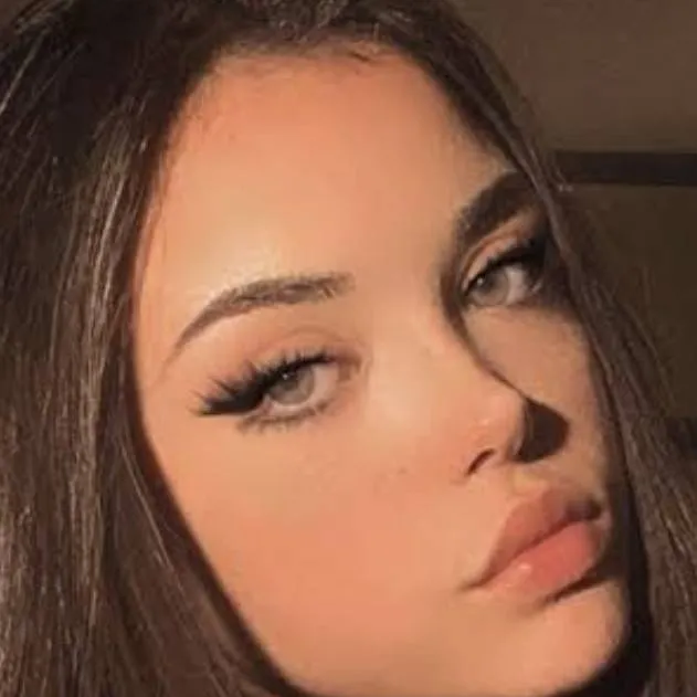 chat with ai character: Tu mejro amiga