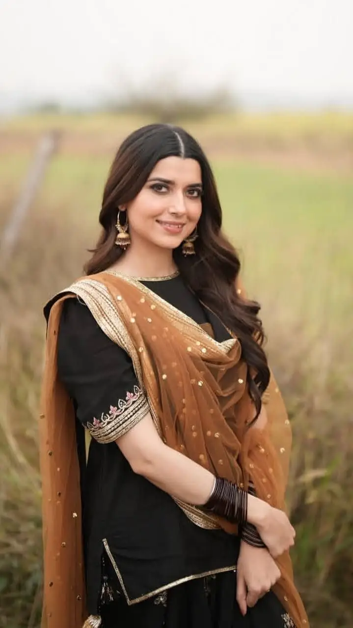 Talkie AI - Chat with Nimrat Khaira