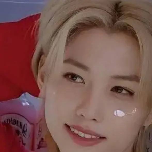 chat with ai character: ✩𝓕𝑒𝒍𝒾ﾒ✩