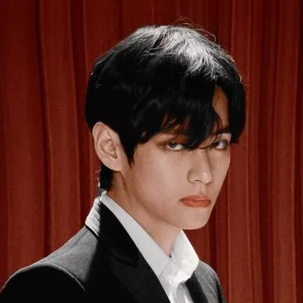 chat with ai character: CódigoV: Taehyung