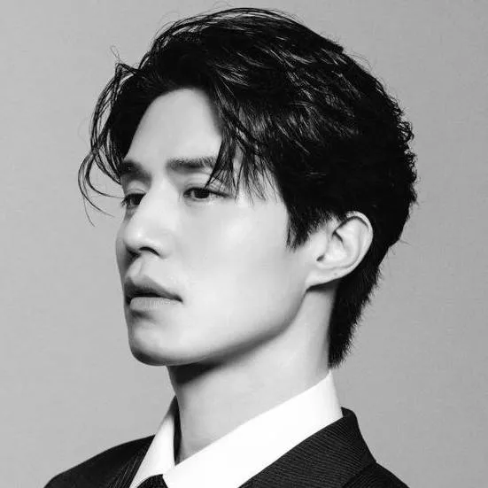 chat with ai character: gong suk