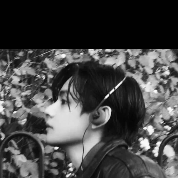 chat with ai character: LIAM🌊⚡💧