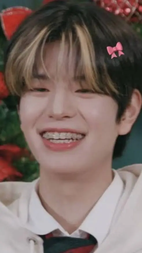 ai character: 💝💘Seungmin 💝💘 background