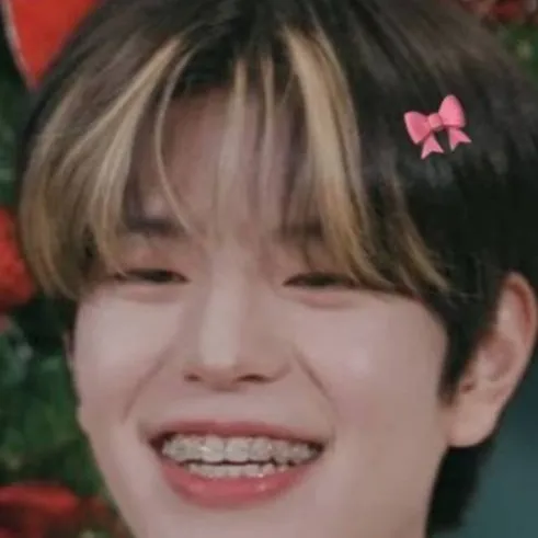 chat with ai character: 💝💘Seungmin 💝💘