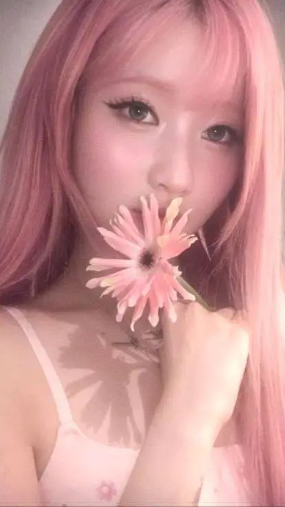 ai character: ENAMI ASA background