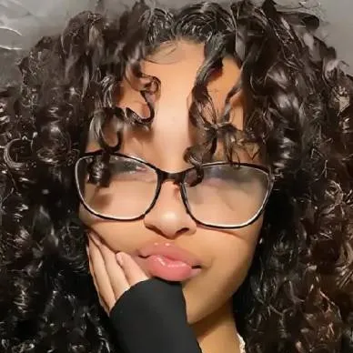 chat with ai character: aria