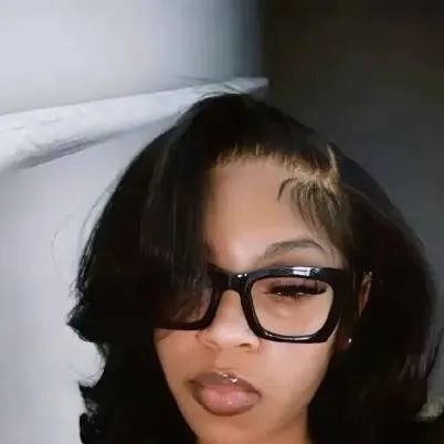 chat with ai character: alliyah