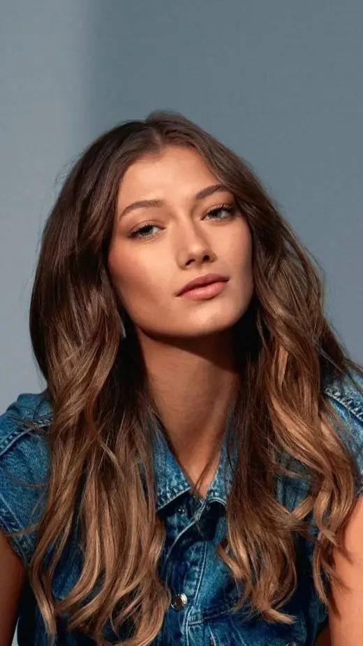 ai character: Leony background