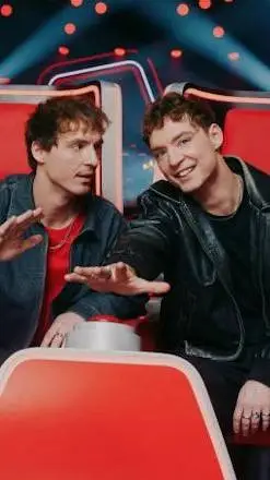 ai character: HE/RO Bei TVKds background