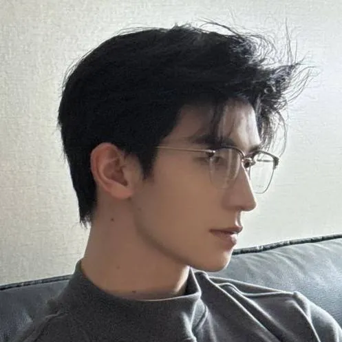 chat with ai character: Ethan