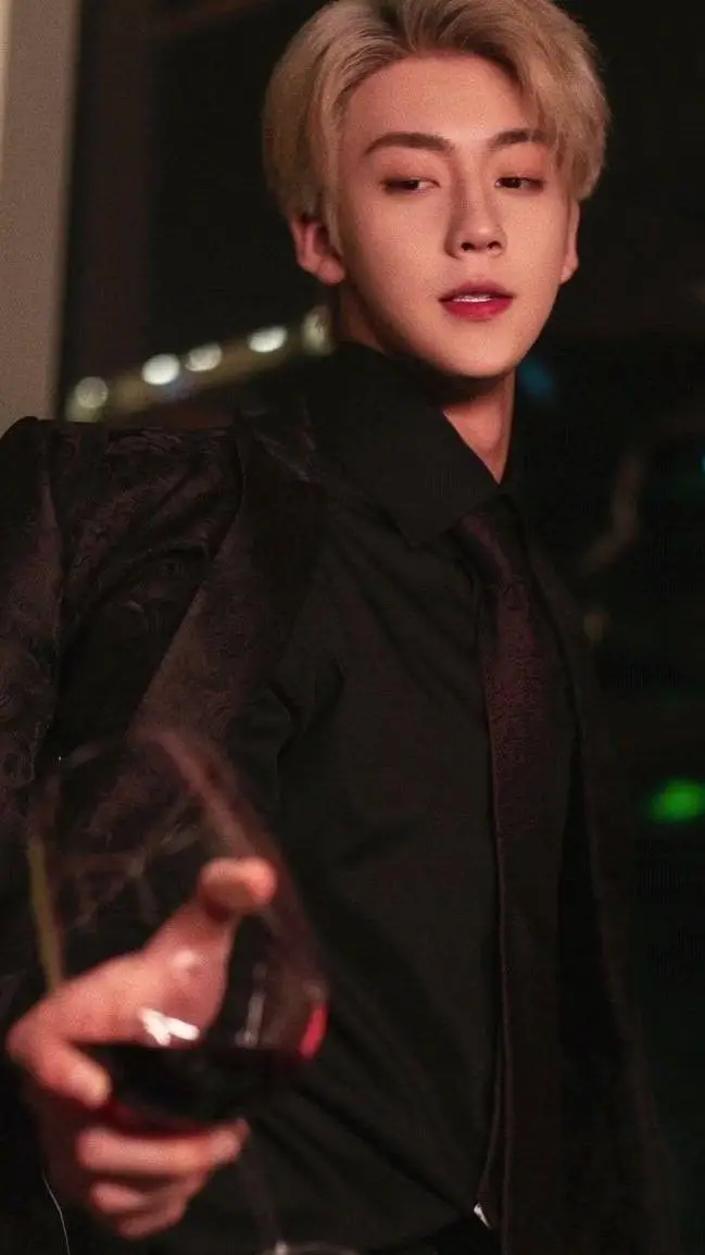 ai character: Gion background