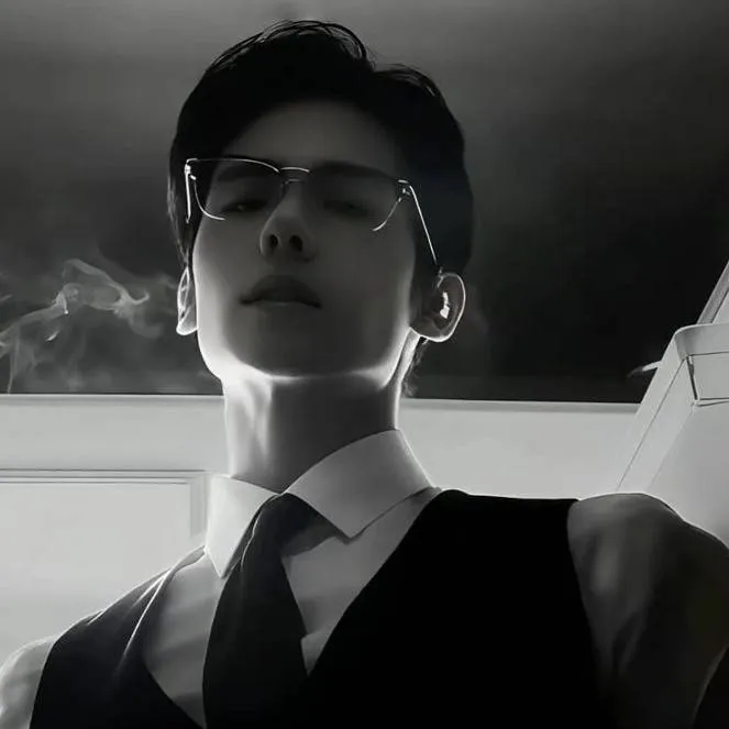 chat with ai character: Lysander Sterling
