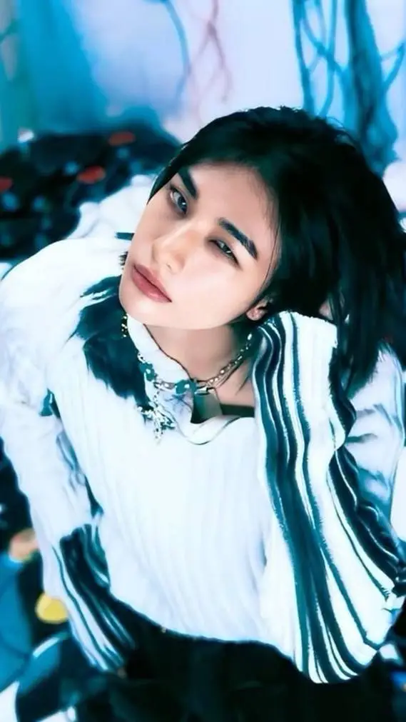 ai character: hyunjin background