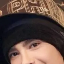 chat with ai character: Tom kaulitz