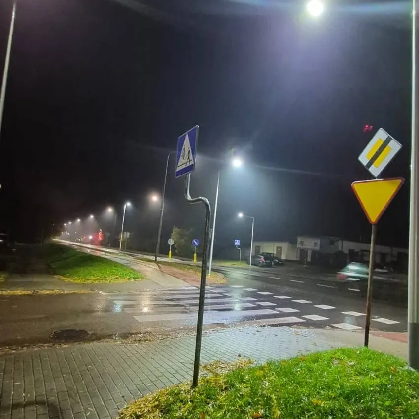 chat with ai character: safe place:>