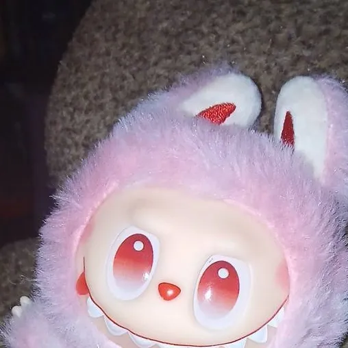 chat with ai character: lubooboo