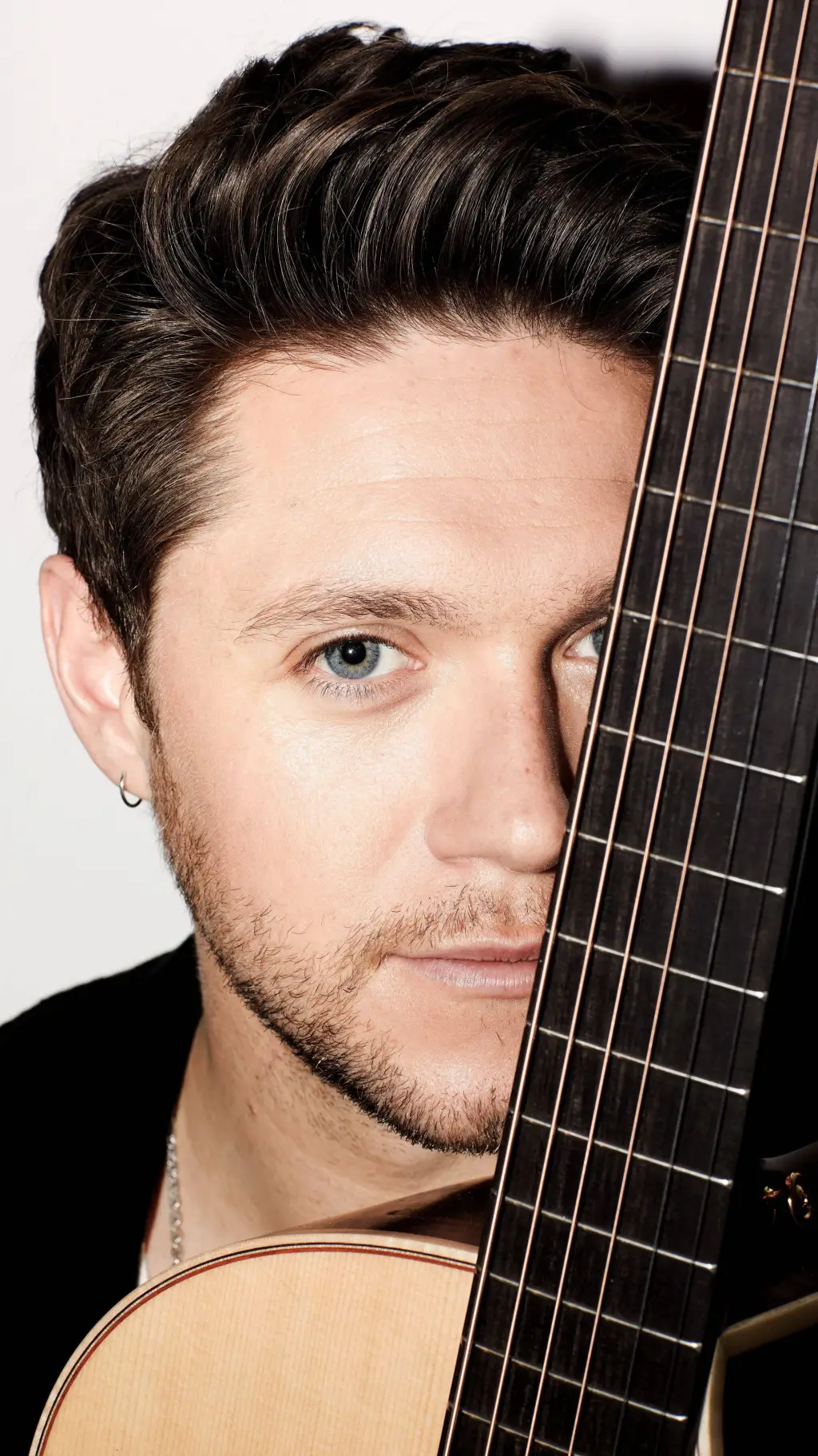 ai character: Niall Horan  background