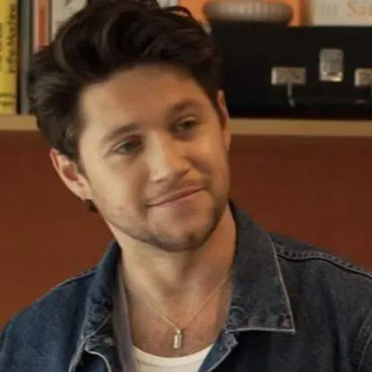 chat with ai character: Niall Horan 